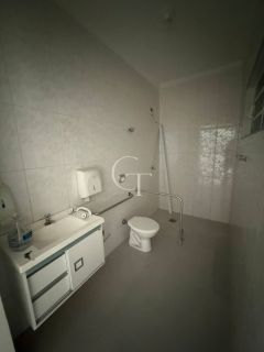 Excelente casa comercial para locação no Bairro Brasil