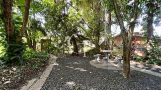 Excelente casa no Condomínio Portella  4 suítes e piscina