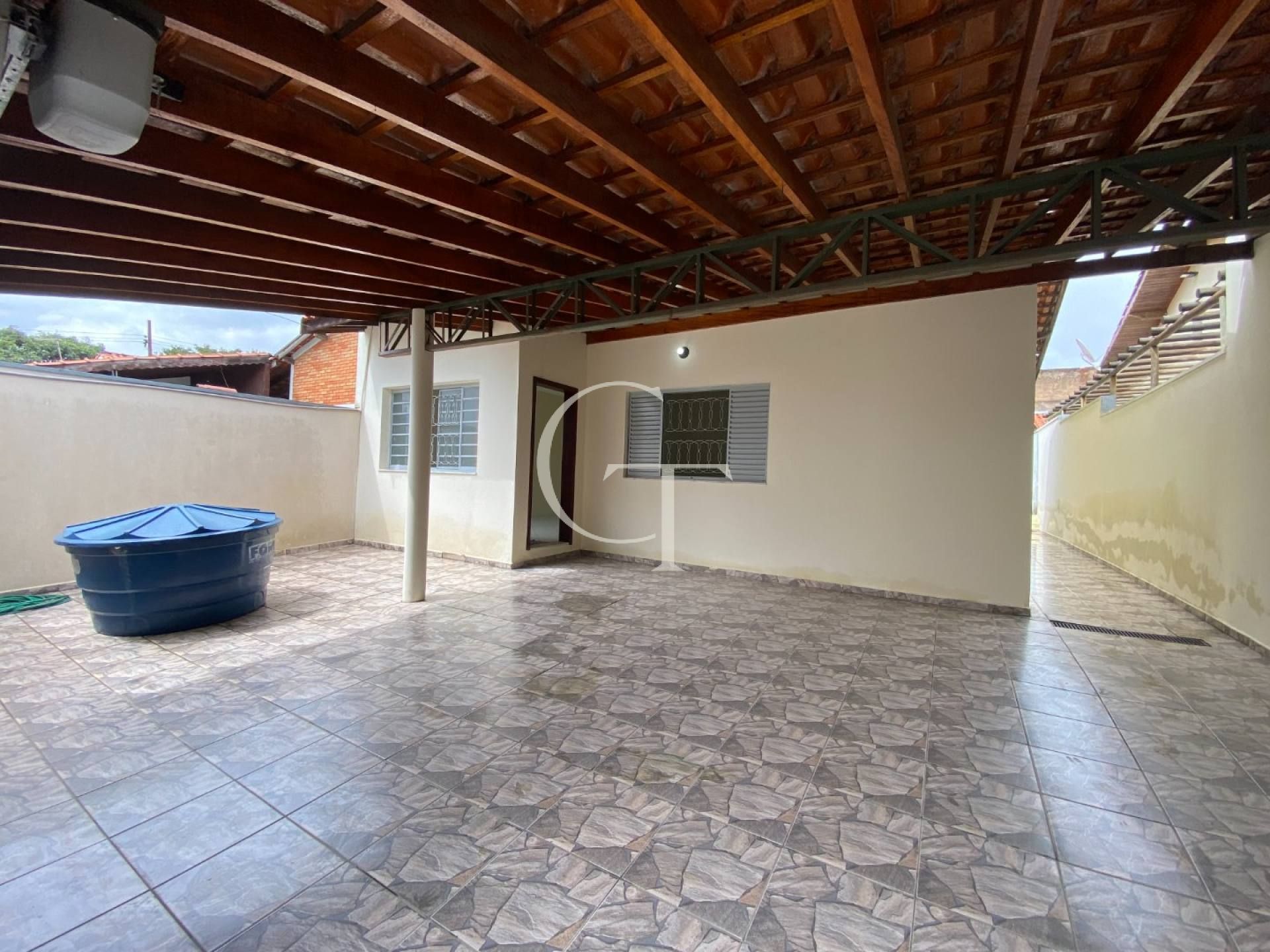 Casa Para Alugar com 03 Dormitórios sendo 01 suíte - Potiguara em Itu