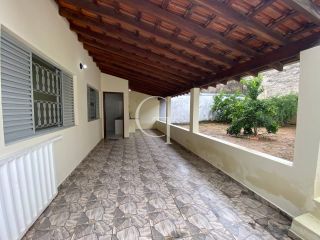 Casa Para Alugar com 03 Dormitórios sendo 01 suíte - Potiguara em Itu