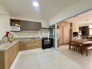 Casa Térrea com Piscina à Venda no Condomínio Gardenville - Itu SP