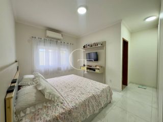 Casa Térrea com Piscina à Venda no Condomínio Gardenville - Itu SP