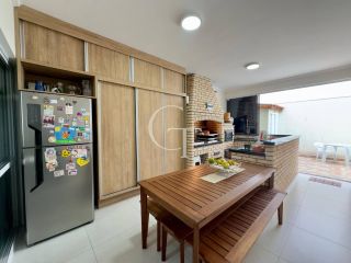 Casa Térrea com Piscina à Venda no Condomínio Gardenville - Itu SP