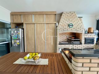 Casa Térrea com Piscina à Venda no Condomínio Gardenville - Itu SP