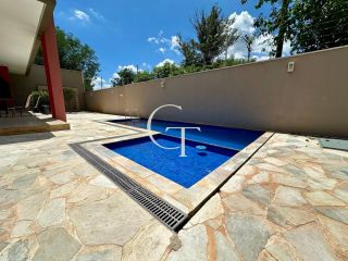 Casa com Jacuzzi à Venda no Condomínio Reserva dos Pinheiros