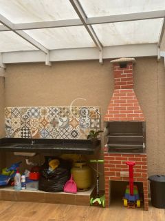 Casa com Jacuzzi à Venda no Condomínio Reserva dos Pinheiros