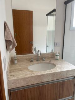 Casa com Jacuzzi à Venda no Condomínio Reserva dos Pinheiros