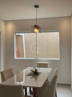 Casa com Jacuzzi à Venda no Condomínio Reserva dos Pinheiros