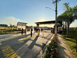 Casa à Venda no Condomínio Portal dos Sabiás