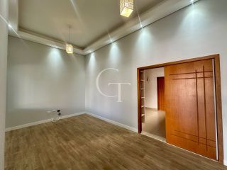 Casa à Venda no Condomínio Portal dos Sabiás