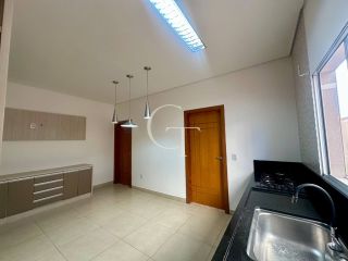 Casa à Venda no Condomínio Portal dos Sabiás