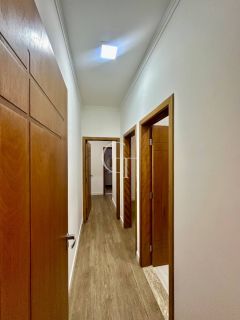 Casa à Venda no Condomínio Portal dos Sabiás