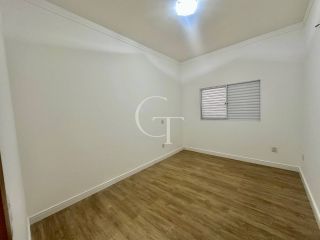 Casa à Venda no Condomínio Portal dos Sabiás