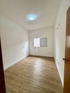 Casa à Venda no Condomínio Portal dos Sabiás