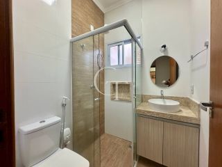 Casa à Venda no Condomínio Portal dos Sabiás