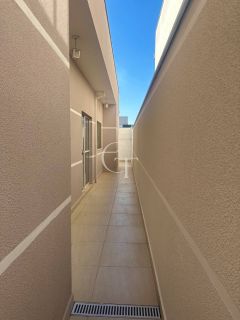 Casa à Venda no Condomínio Portal dos Sabiás