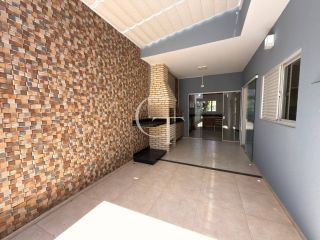 Casa à Venda com 3 Suítes no Condomínio Aldea De Espanha