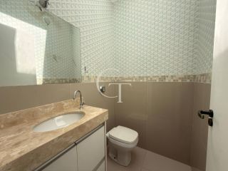 Casa à Venda com 3 Suítes no Condomínio Aldea De Espanha