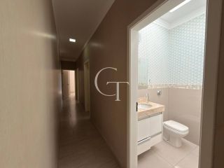 Casa à Venda com 3 Suítes no Condomínio Aldea De Espanha