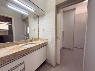 Casa à Venda com 3 Suítes no Condomínio Aldea De Espanha