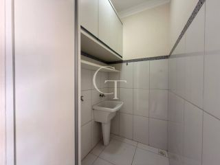 Casa à Venda com 3 Suítes no Condomínio Aldea De Espanha