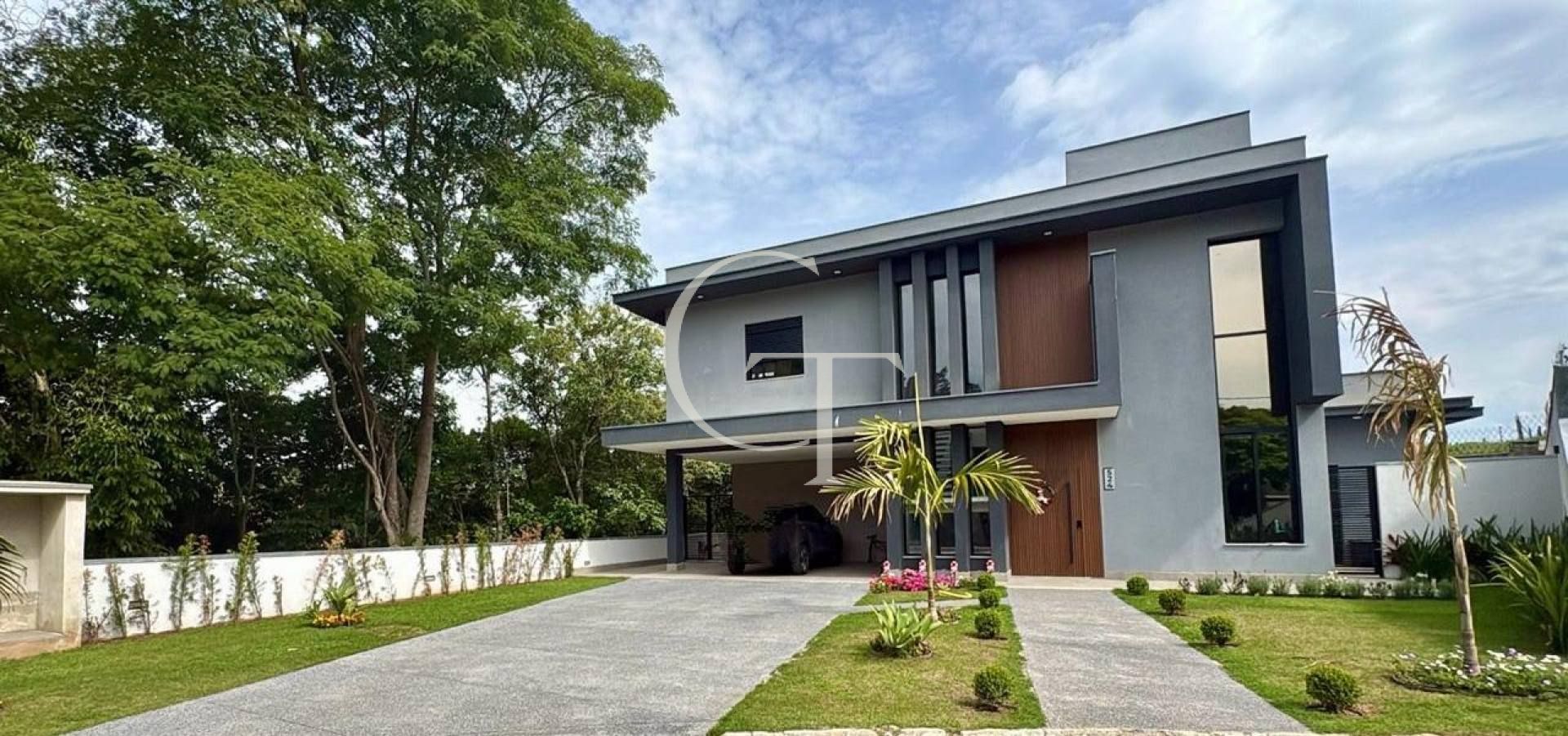 Casa Alto Padrão à Venda no Condomínio Santa Mônica em Itu com 3 Suítes, Espaço Gourmet e Quintal Amplo