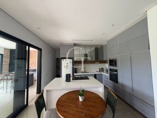 Casa Alto Padrão à Venda no Condomínio Santa Mônica em Itu com 3 Suítes, Espaço Gourmet e Quintal Amplo