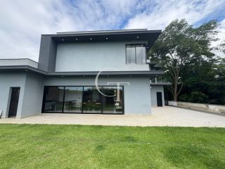 Casa Alto Padrão à Venda no Condomínio Santa Mônica em Itu com 3 Suítes, Espaço Gourmet e Quintal Amplo