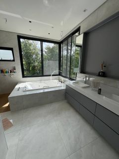 Casa Alto Padrão à Venda no Condomínio Santa Mônica em Itu com 3 Suítes, Espaço Gourmet e Quintal Amplo