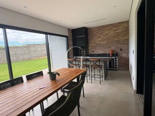 Casa Alto Padrão à Venda no Condomínio Santa Mônica em Itu com 3 Suítes, Espaço Gourmet e Quintal Amplo