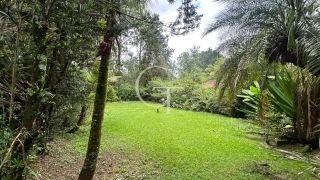 Casa para Alugar com Piscina no Condomínio Chácaras Flora