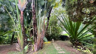 Casa para Alugar com Piscina no Condomínio Chácaras Flora