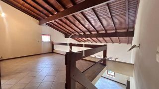 Casa para Alugar com Piscina no Condomínio Chácaras Flora