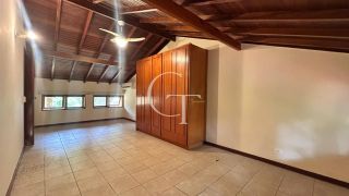 Casa para Alugar com Piscina no Condomínio Chácaras Flora