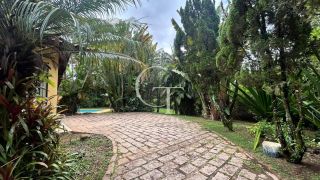 Casa para Alugar com Piscina no Condomínio Chácaras Flora