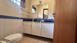 Casa para Alugar com Piscina no Condomínio Chácaras Flora