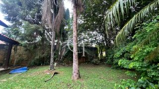 Casa para Alugar com Piscina no Condomínio Chácaras Flora