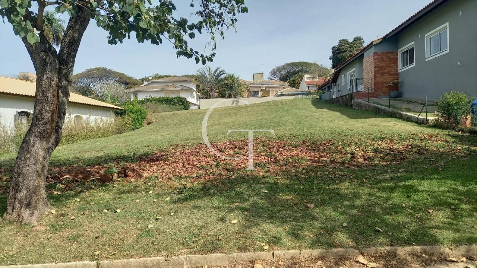 Terreno à Venda Condomínio Campos Santo Antônio