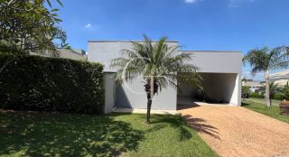 Casa térrea de esquina com piscina no Condomínio Fazenda Palmeiras Imperiais em Salto | 3 suítes | ao lado da área verde | aceita permuta