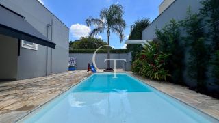 Casa térrea de esquina com piscina no Condomínio Fazenda Palmeiras Imperiais em Salto | 3 suítes | ao lado da área verde | aceita permuta