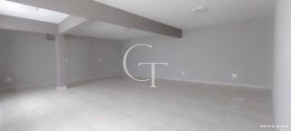 Galpão Comercial com Mezanino e Portão Alto em Localização Estratégica