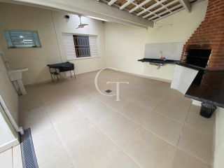 Casa para locação no Bairro Brasil 3 dormitórios sendo 1 suite