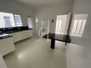 Casa para locação no Bairro Brasil 3 dormitórios sendo 1 suite