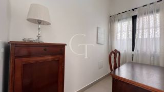 Casa Farm House térrea à venda no Condomínio UNA em Itu. Jardim com árvores frutíferas, 3 suítes e arquitetura com luz natural