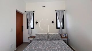 Casa Farm House térrea à venda no Condomínio UNA em Itu. Jardim com árvores frutíferas, 3 suítes e arquitetura com luz natural