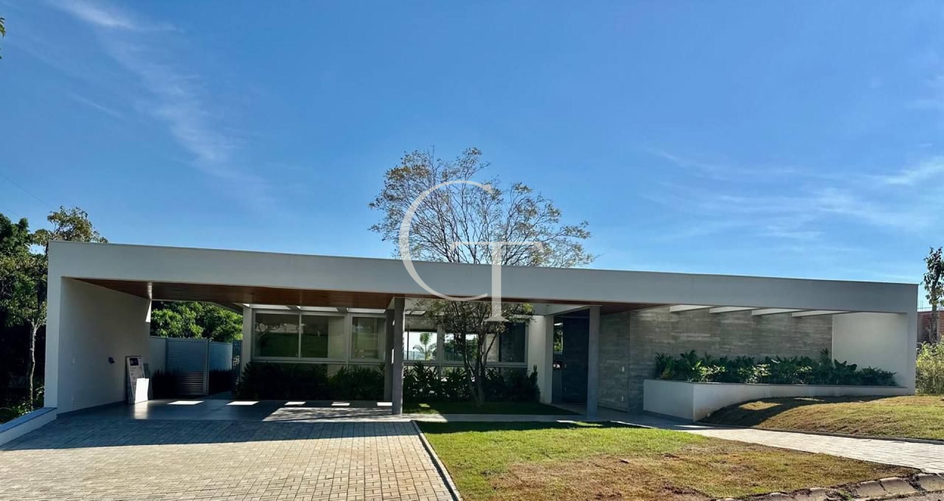 Casa de Alto Padrão à Venda no Condomínio Campos de Santo Antônio em Itu | Arquitetura Exclusiva com 4 Suítes, Piscina e Vista para a Serra
