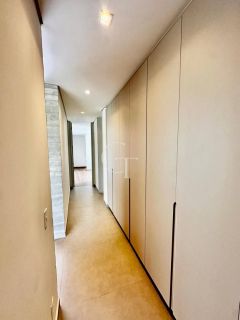 Casa de Alto Padrão à Venda no Condomínio Campos de Santo Antônio em Itu | Arquitetura Exclusiva com 4 Suítes, Piscina e Vista para a Serra