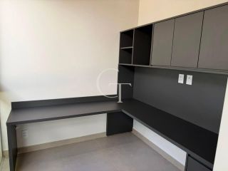 Casa de Alto Padrão à Venda no Condomínio Campos de Santo Antônio em Itu | Arquitetura Exclusiva com 4 Suítes, Piscina e Vista para a Serra