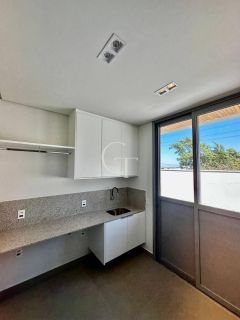 Casa de Alto Padrão à Venda no Condomínio Campos de Santo Antônio em Itu | Arquitetura Exclusiva com 4 Suítes, Piscina e Vista para a Serra