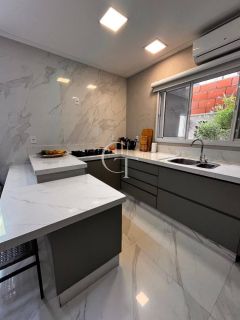 Casa com 3 Suítes à Venda no Condomínio UNA em Itu